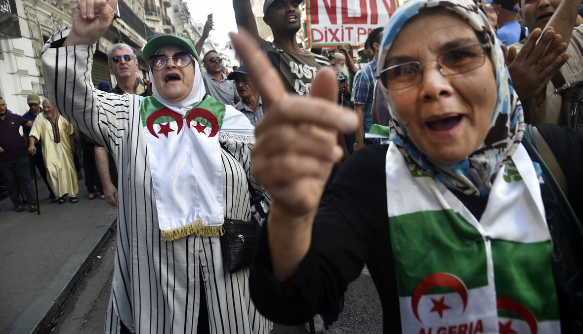 تظاهرات الجزائر في الجمعة الـ34: هتافات في الشارع... "الشعب لن يتوقّف"