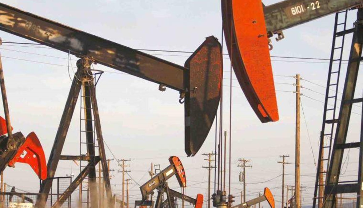 أسعار النفط تتراجع بفعل شح تفاصيل اتفاق تجاري بين أميركا والصين