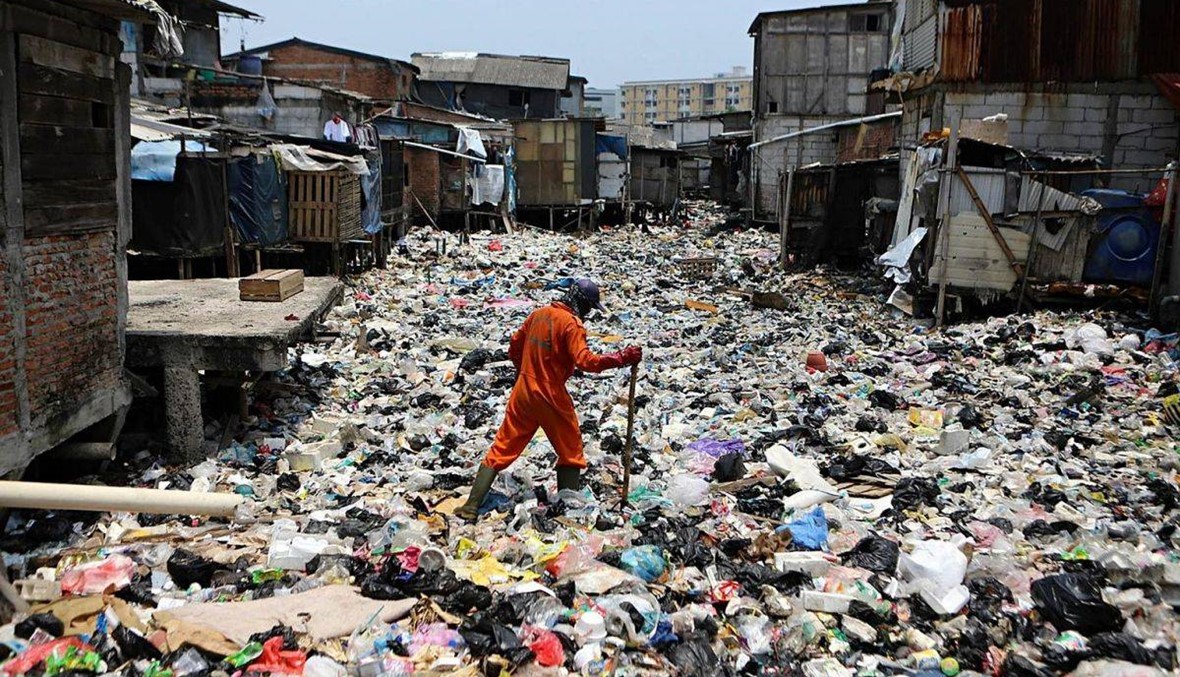 ما هو وطن النفايات الذي تسكنه آلاف العائلات؟