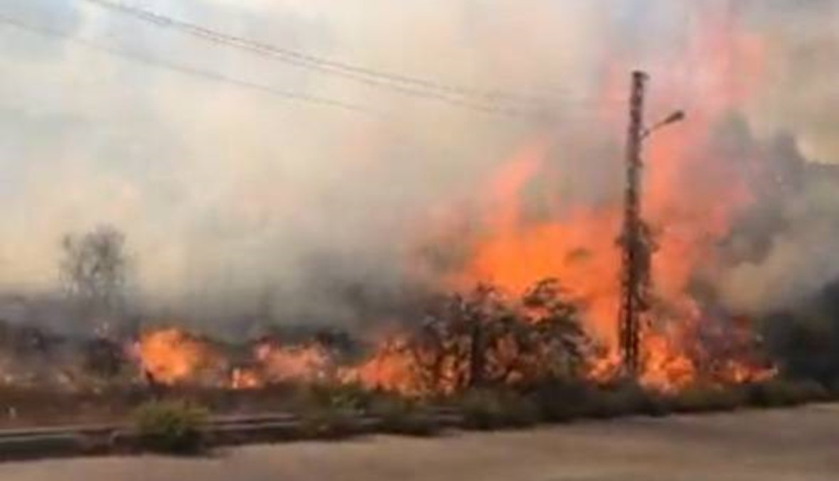 حريق في المرج حمانا أتى على مساحات من الأعشاب اليابسة والأشجار الحرجية (فيديو)