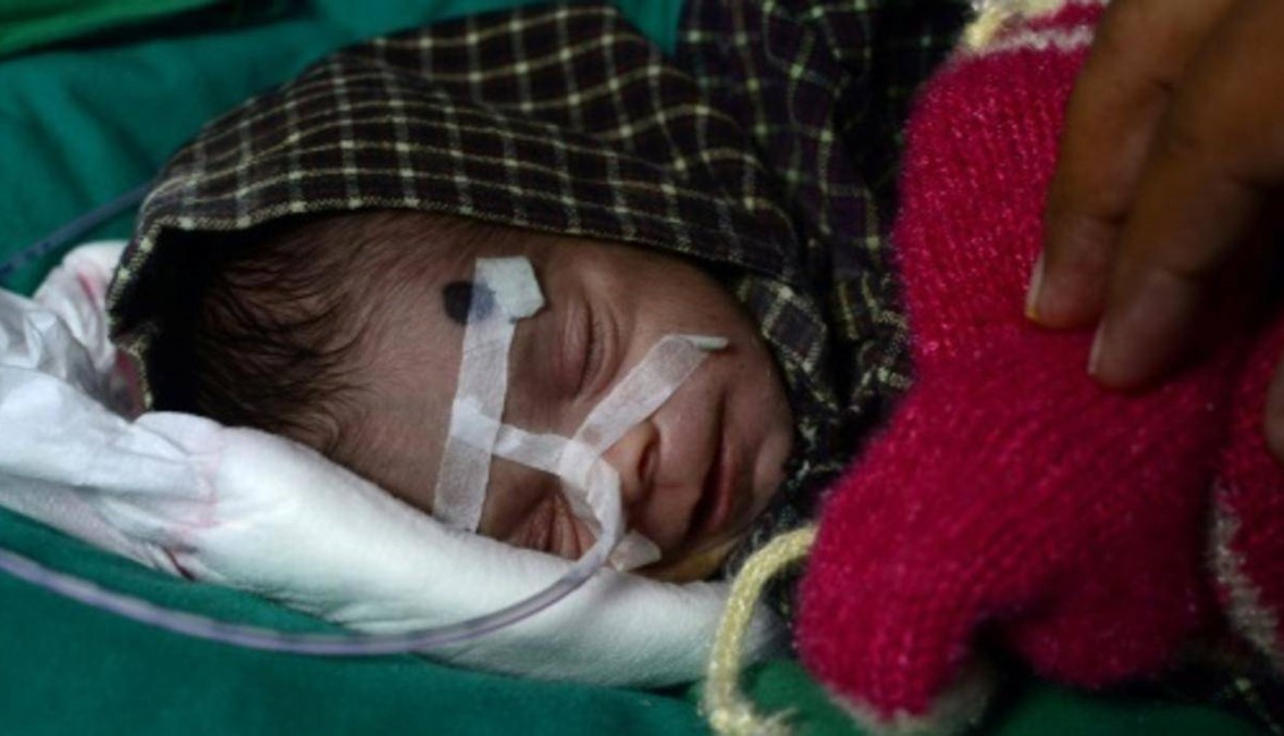 طفلة على قيد الحياة مدفونة في جرة فخارية في الهند