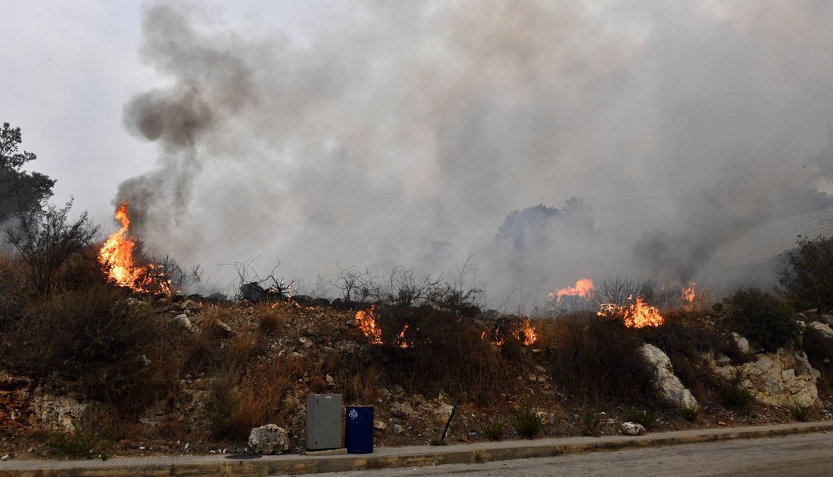 الدفاع المدني يخمد الحريق في أحراج مزرعة الضهر بعد تجدّده