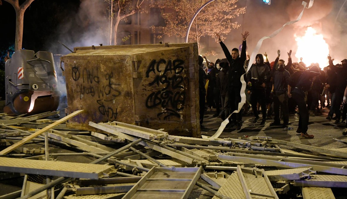 ليلة ثالثة من العنف في كاتالونيا: الاستقلاليّون يواصلون التعبئة... و"لن نتراجع"