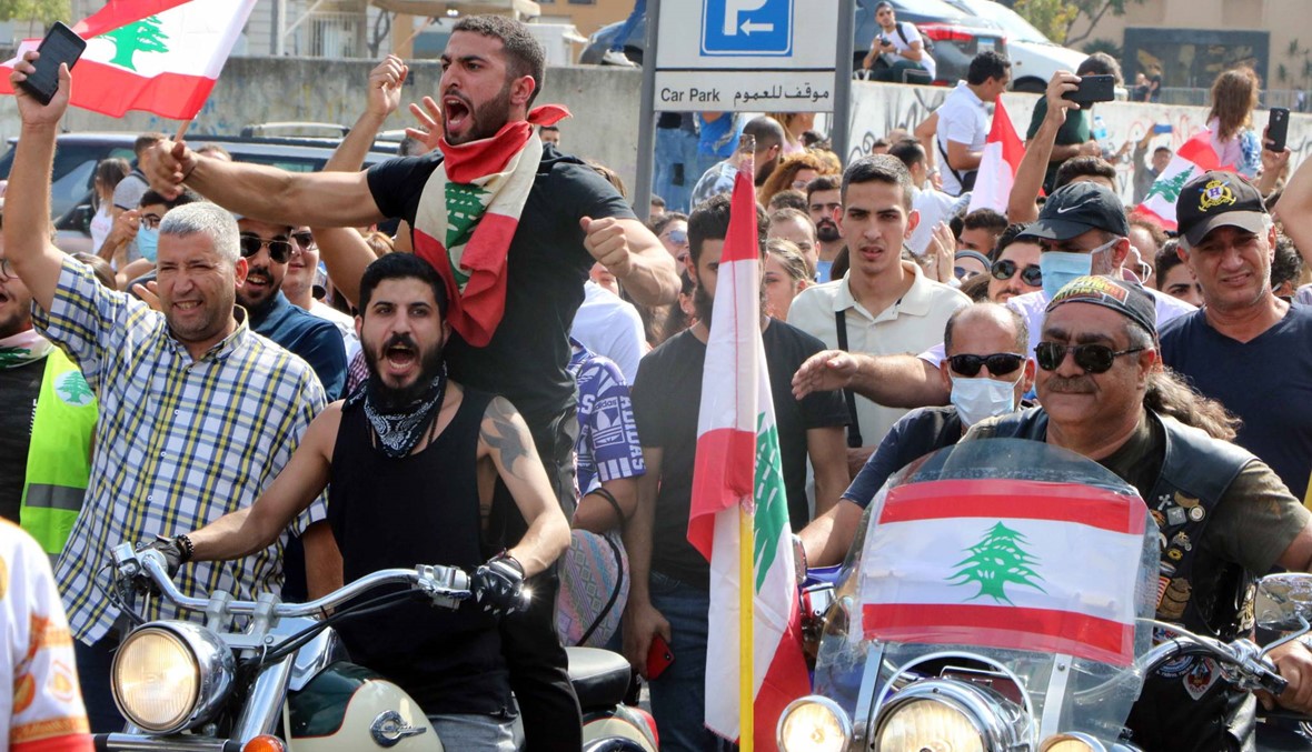 تويتر- التحركات الشعبية تجمع اللبنانيين... "يد واحدة وشعار واحد"