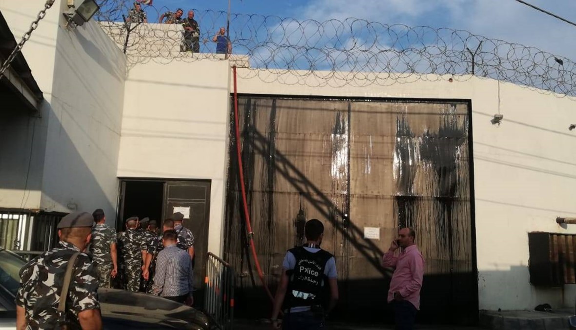 انتفاضة وعصيان داخل سجن زحلة للرجال والجيش يتدخّل (صور - فيديو)