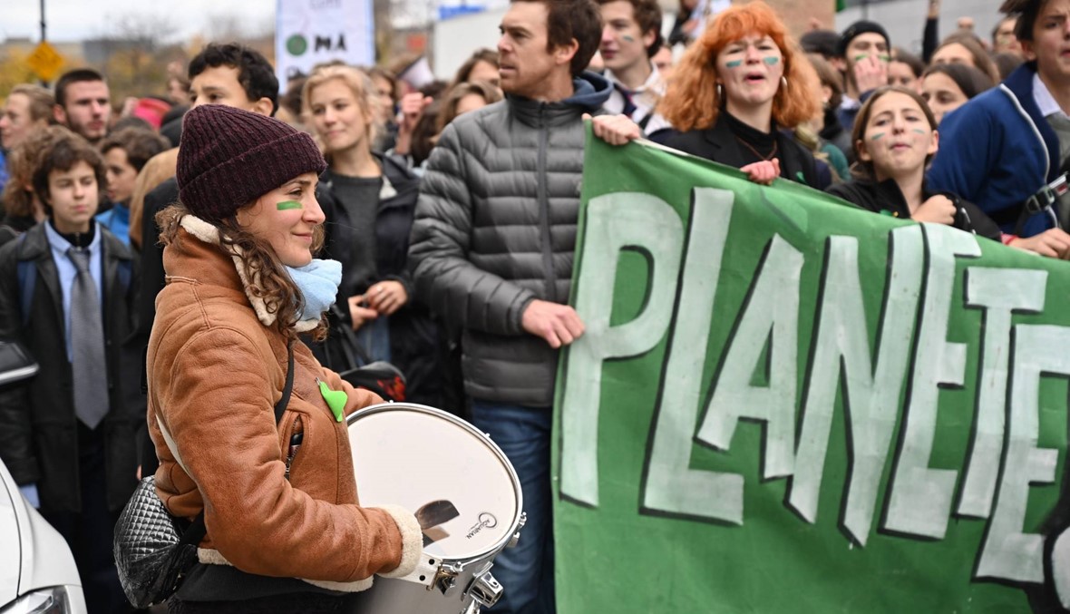 الناشطة البيئية غريتا تونبرغ تنظم احتجاجا في منشأة نفطية في كندا