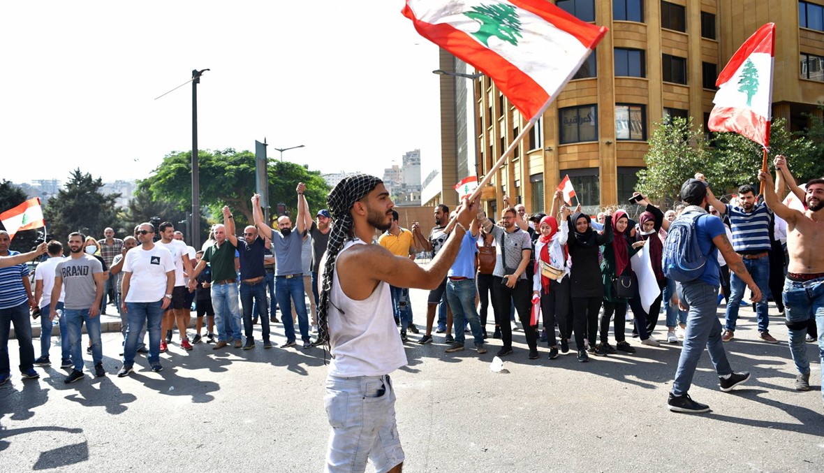 الاستمرار بالحراك حتى رحيل الفاسدين