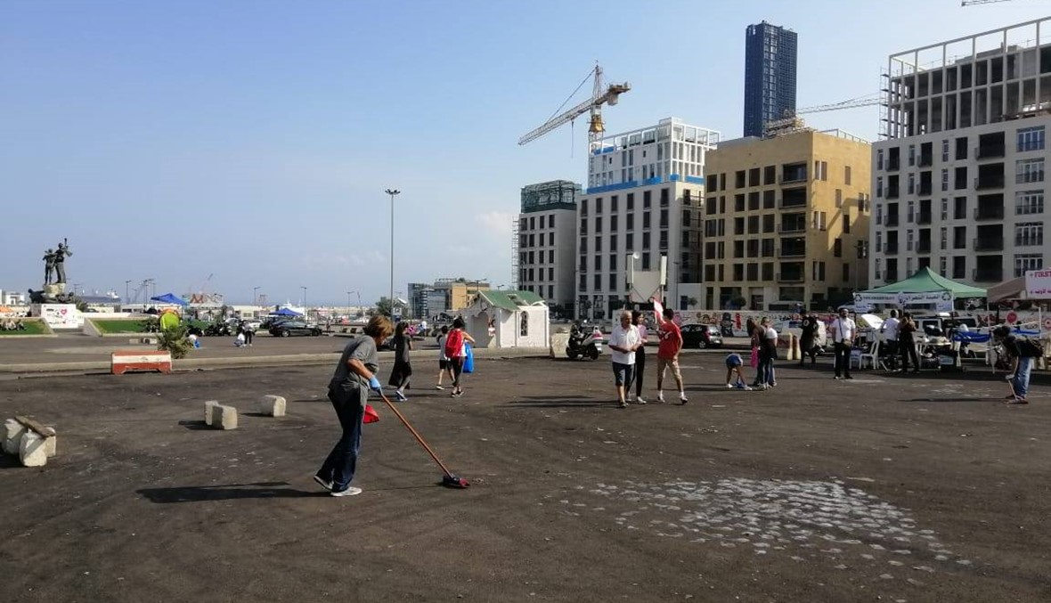 المواطنون في وسط بيروت منذ الصباح: "ننظف بيتنا" (فيديو)
