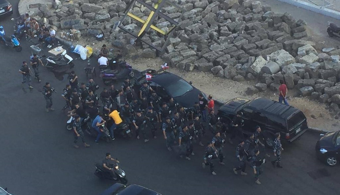بالفيديو: تعزيزات أمنية إضافية إلى ساحة الشهداء بعد كلمة الحريري