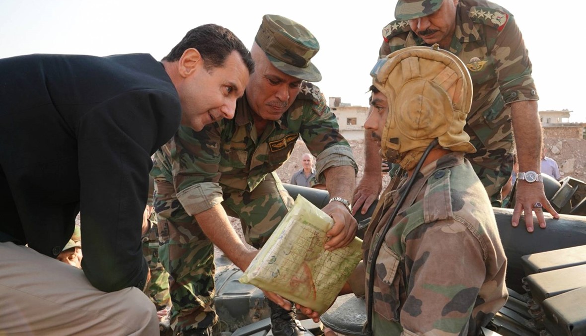 الأسد يتفقّد الخطوط الأماميّة للجبهة في الهبيط: "معركة إدلب هي الأساس"