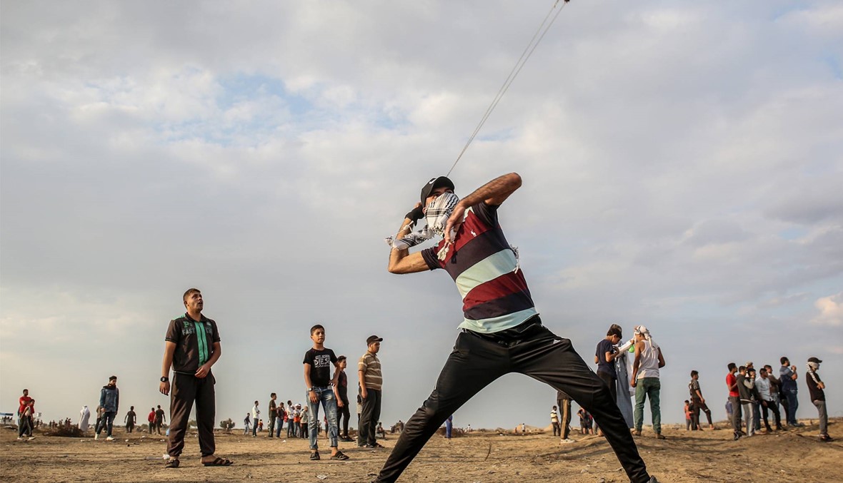 نشطاء فلسطينيّون وأجانب يقتحمون بؤرة استيطانيّة في الضفة الغربيّة