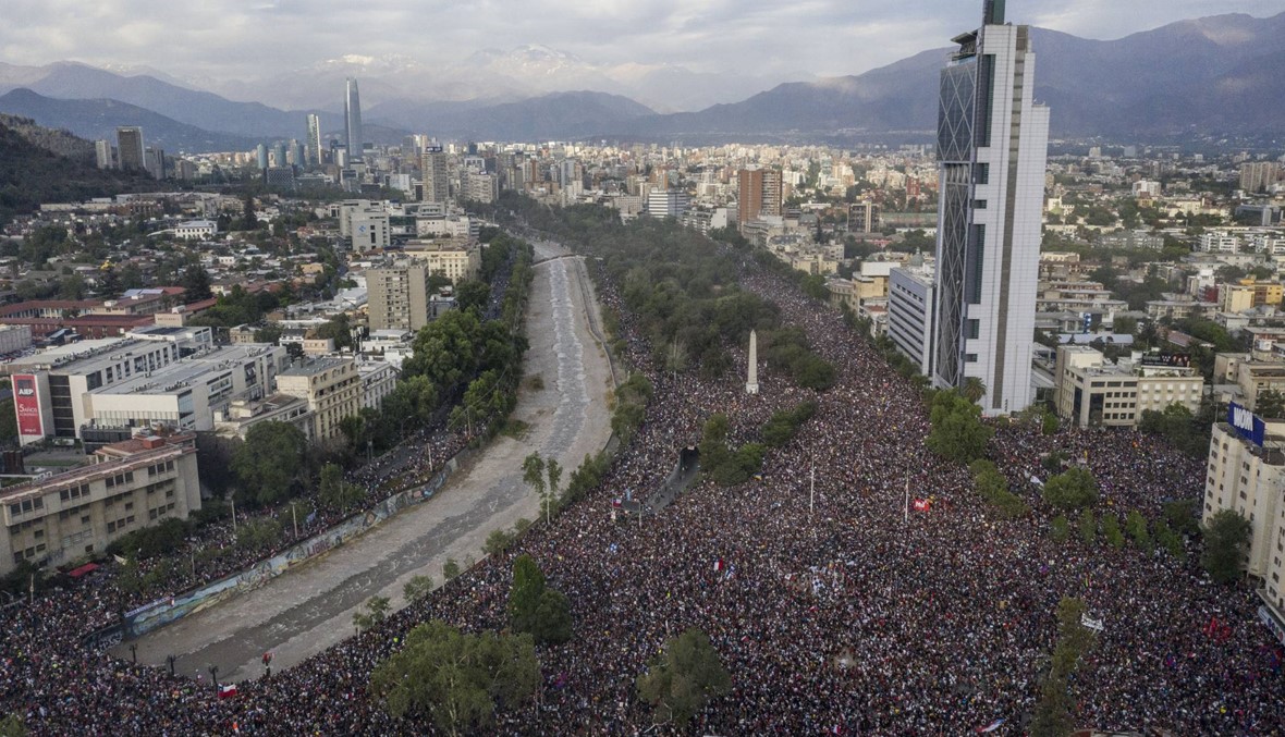 تظاهرة مليونيّة في تشيلي: "نطالب الحكومة بالعدالة والنزاهة والأخلاق"