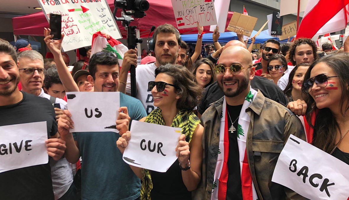 الدبكة اللبنانية في تظاهرة لوس أنجلس... مساري: "رح نتوحّد يا لبنان" (فيديو)