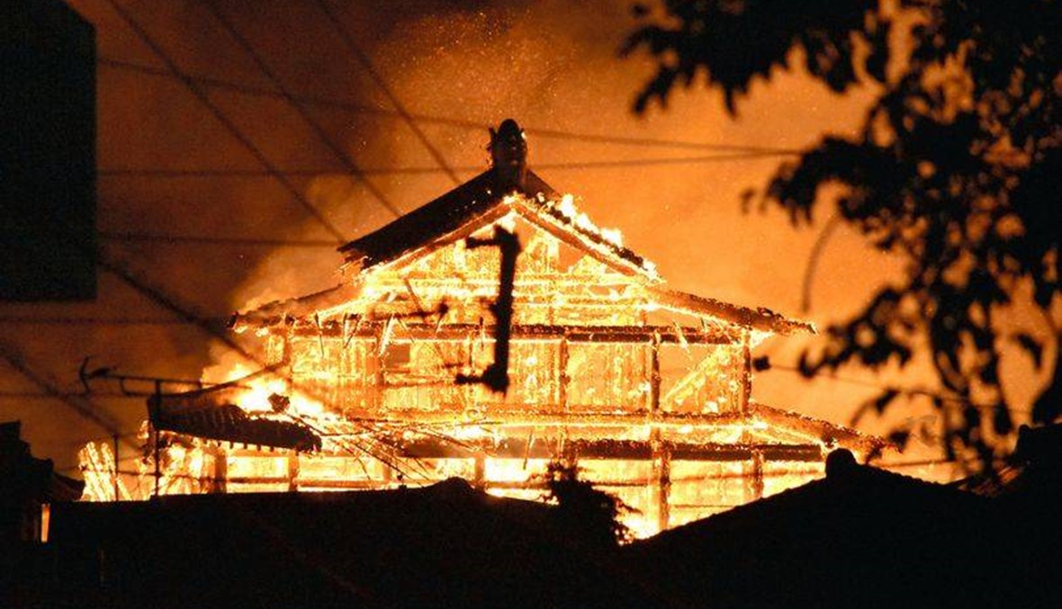 حريق ضخم يدمّر القصر الياباني التاريخي الذي بُني منذ 600 عام