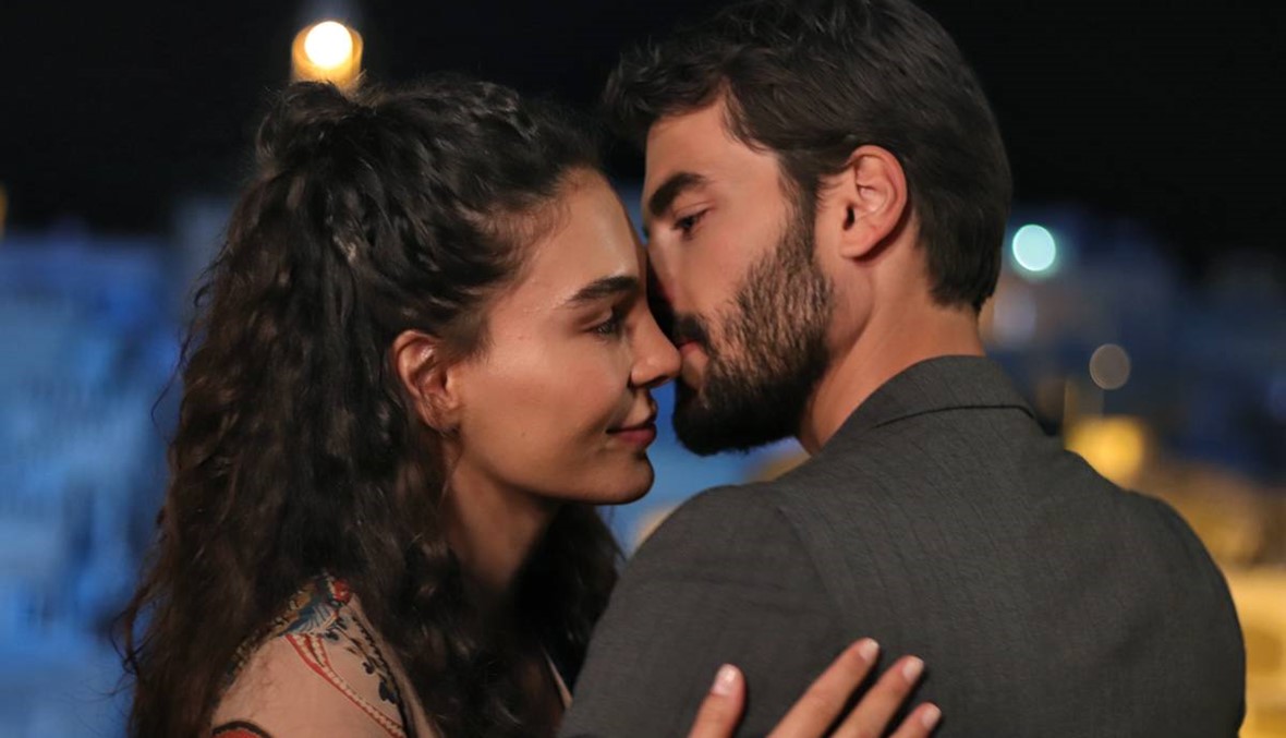 "القبلة الأطول" في الدراما التركية (فيديو)