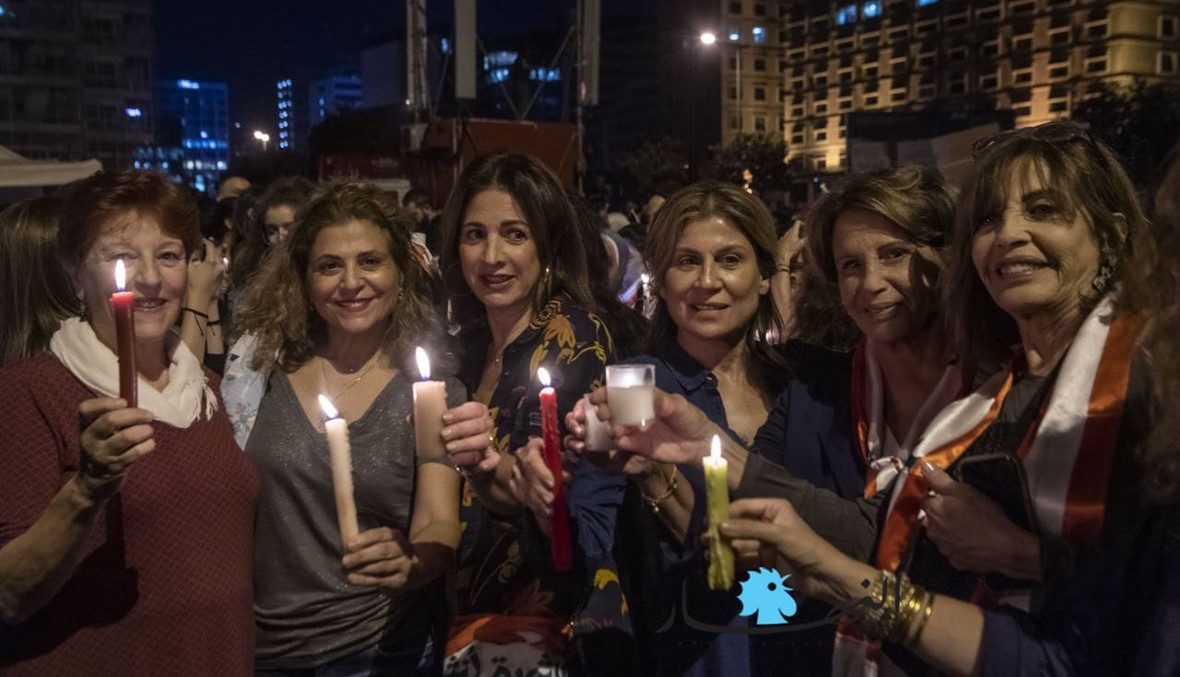 ليلة بيروتيّة ثائرة صنعتها النساء... شموع وصلاة ونشيد (صور وفيديو)