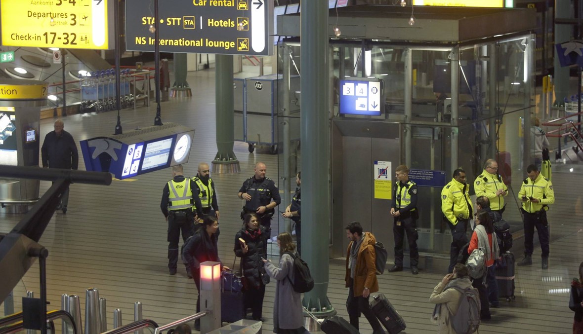عملية خطف محتملة في مطار شيبهول... الشرطة الهولندية تحقّق في "حادث مشبوه"