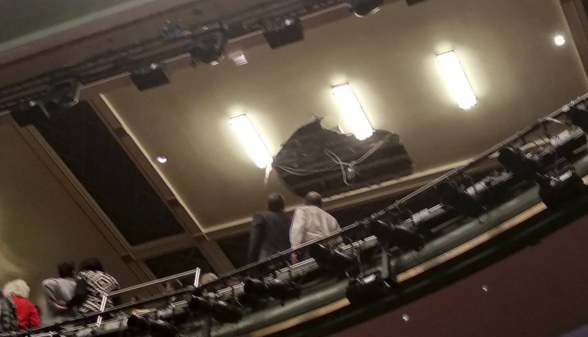 السقف انهار... توقُّف عرض "وفاة بائع متجوّل" على مسرح بيكاديلي بلندن