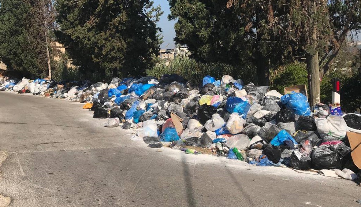 تكدّس النفايات في شوارع زغرتا-إهدن... والبلدية تؤكّد تنفيذ الحلول المستدامة