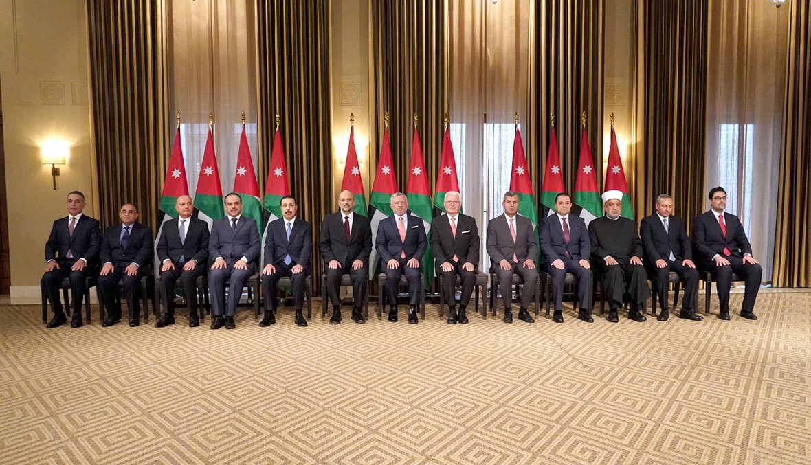 الأردن:  الرزاز أجرى تعديلاً حكوميًّا... 9 وزراء جدد أدّوا اليمين أمام الملك