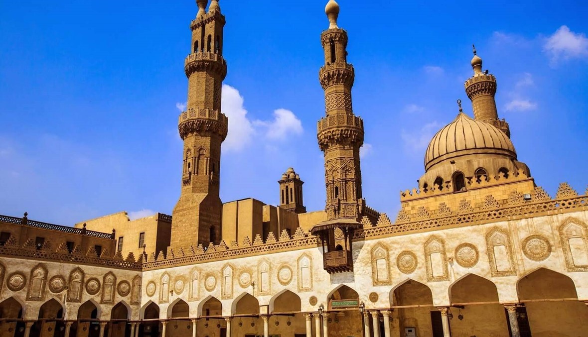 لسداد فواتير المساجد... حقيقة فرض رسوم على المصلّين في مصر