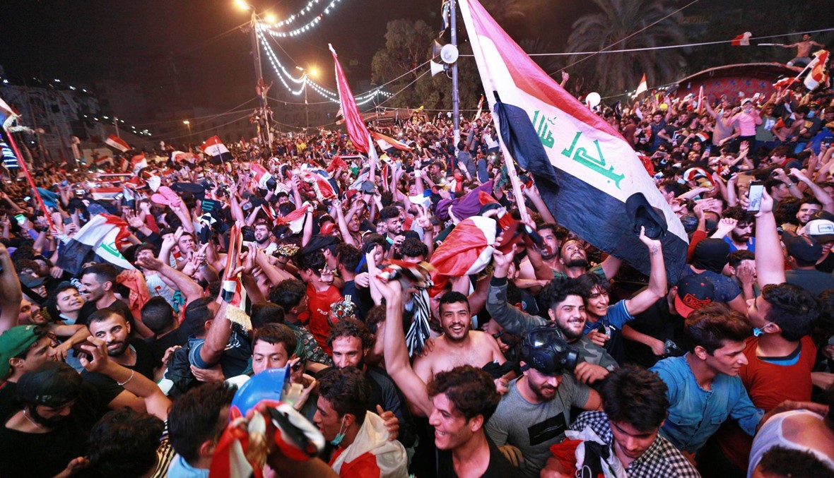 بالصورة: لاعب عراقي يرتدي كمامة تضامناً مع المتظاهرين