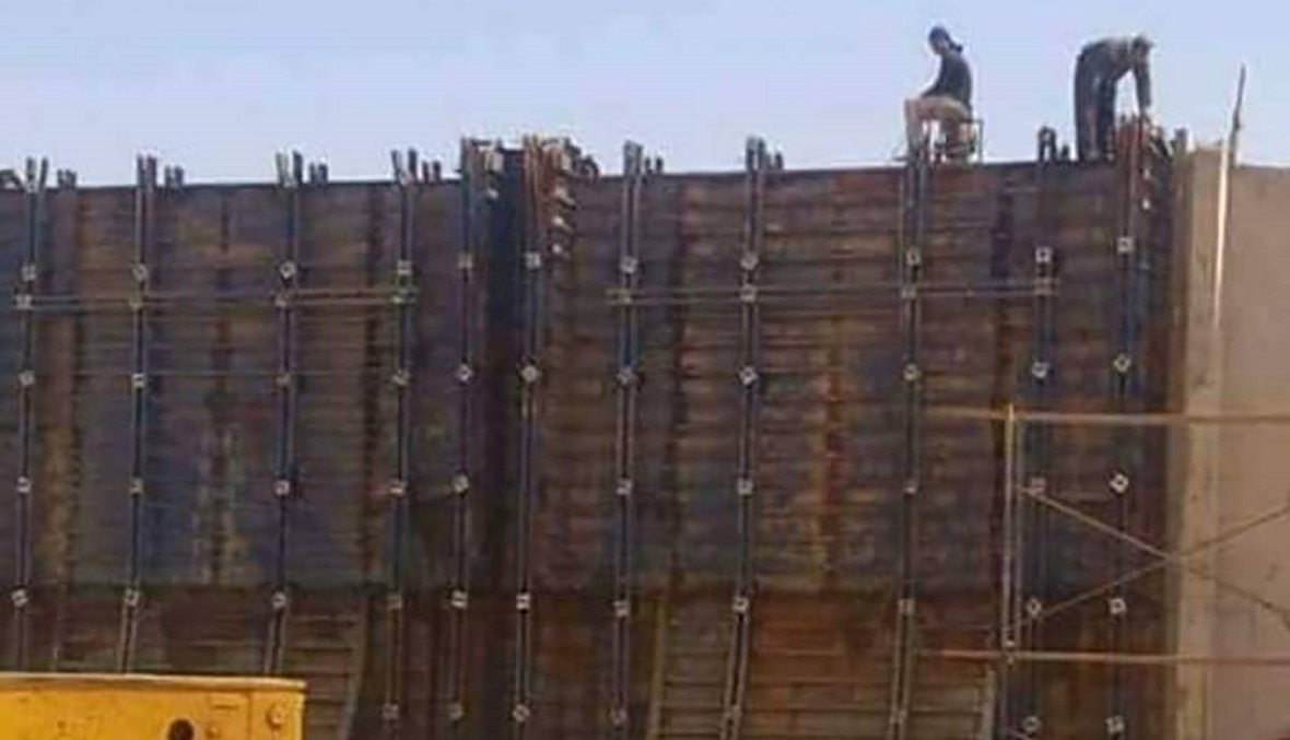 ما حقيقة بناء سور فولاذي حول العاصمة الإدارية الجديدة بمصر؟