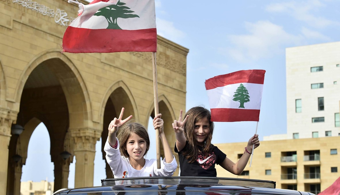 شهر على انتفاضة تشرين- جيل الشباب وإخراج لبنان من القمقم الطائفي