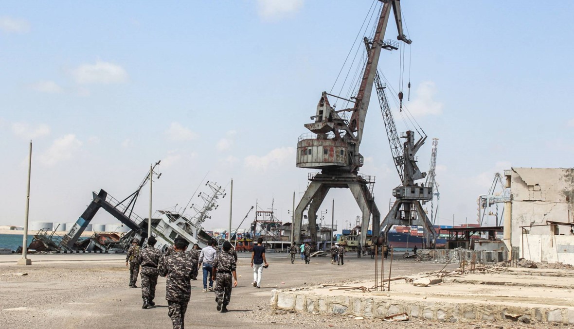 الحوثيّون يعلنون احتجاز "سفينة مشتبه فيها" في البحر الأحمر