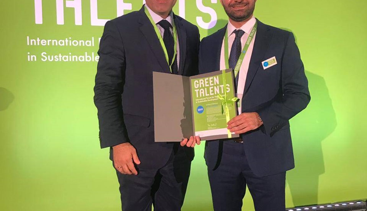 طبيب لبناني يفوز بجائزة "Green Talents Award" في برلين