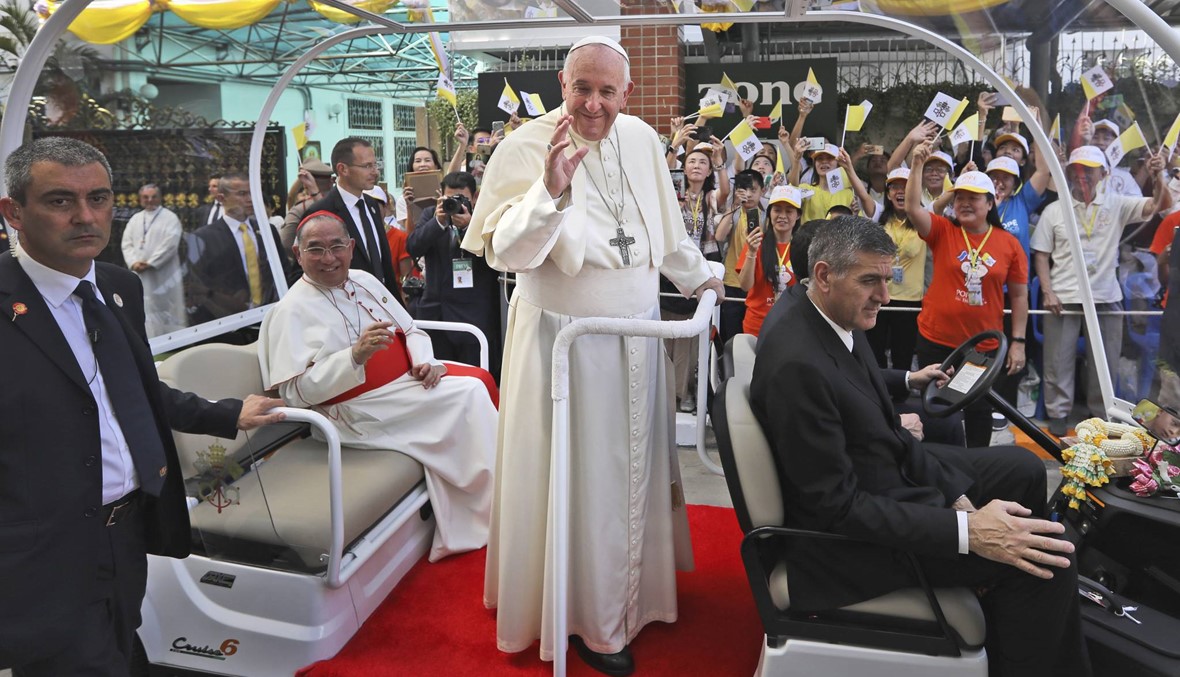 البابا فرنسيس يلتقي بملك تايلاند والبطريرك البوذي الأعلى خلال زيارته