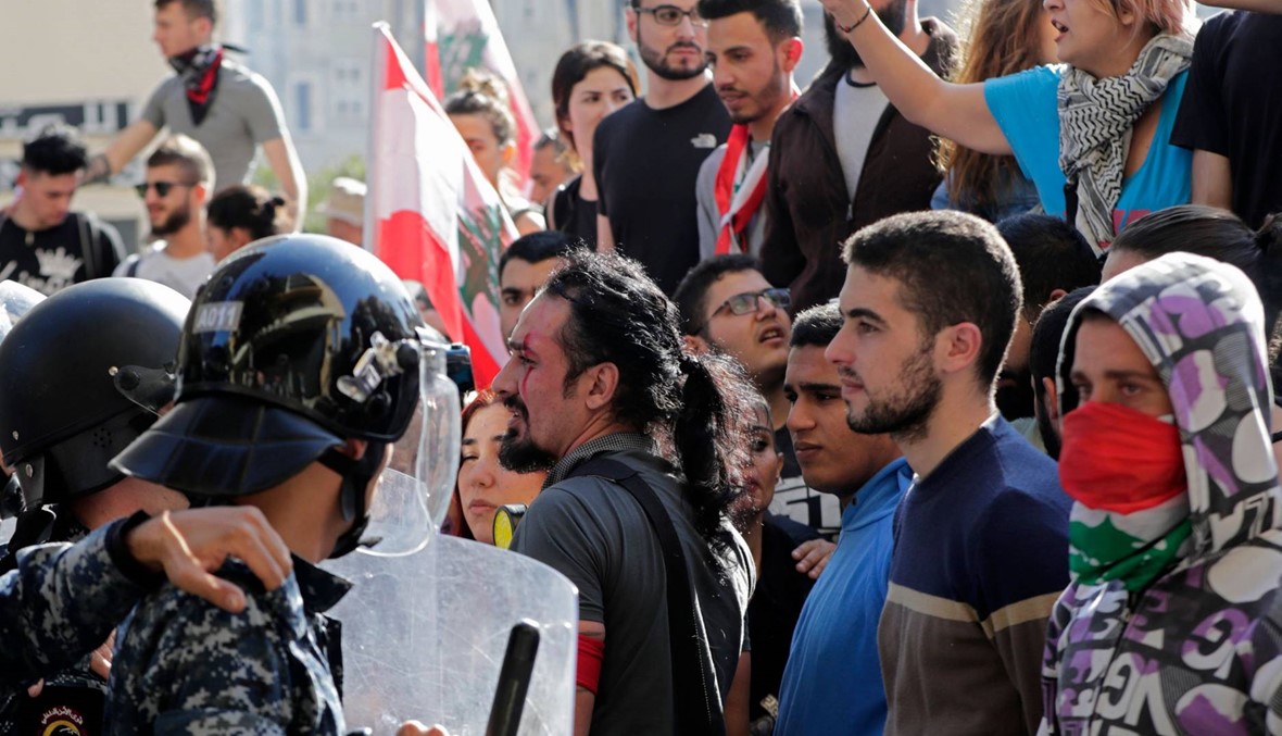 ثورة 17 تشرين أبعدت شعور "الغربة" عن اللبنانيين في ذكرى الاستقلال الحراك "ضابط إيقاع" لسلوك الحكّام وغضبه ساطع في وجه الإرتهان والفساد