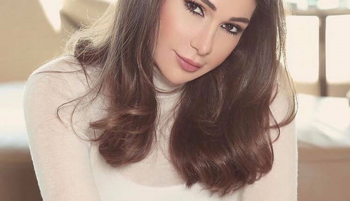 لحظة سرقة هاتف ديما صادق... انهيار وغضب (فيديو)