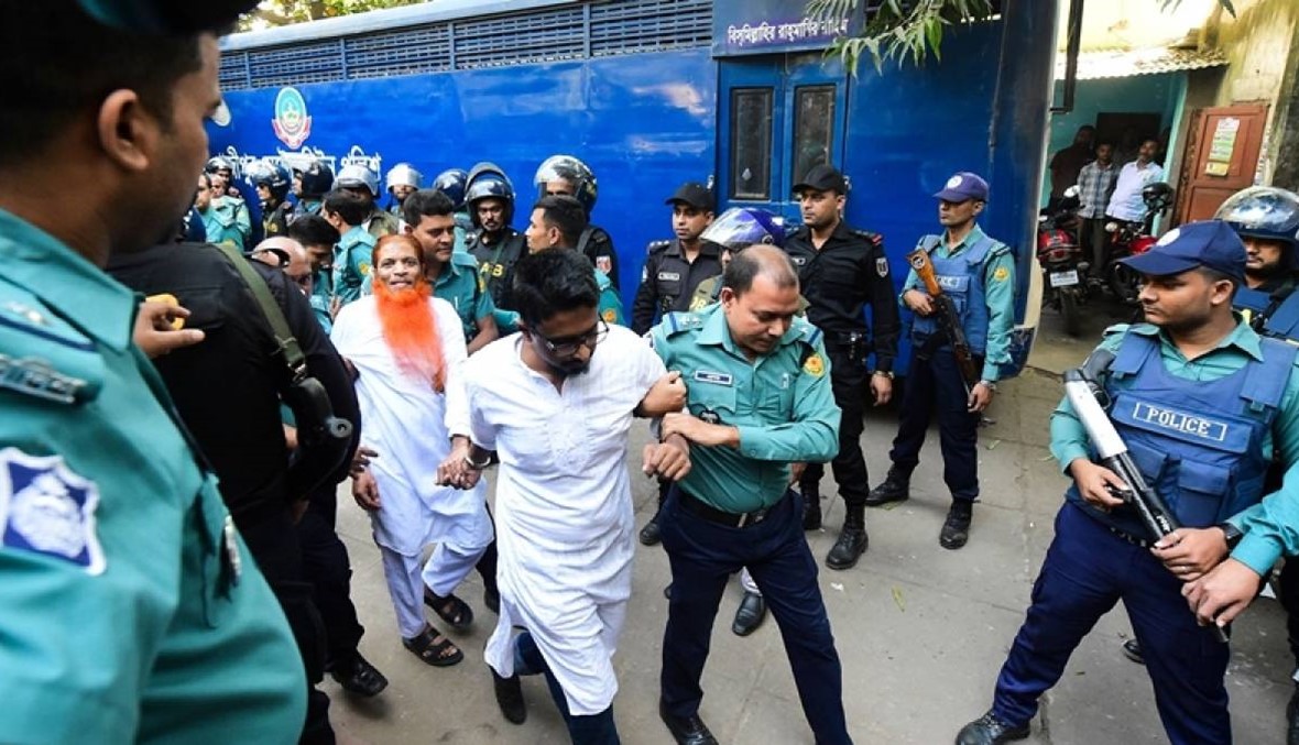 الإعدام لسبعة متطرفين لمشاركتهم بمقتل 22 شخصا في دكا