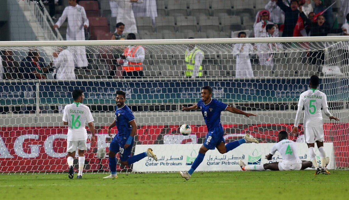 بالصور: الكويت تتخطى السعودية في كأس الخليج