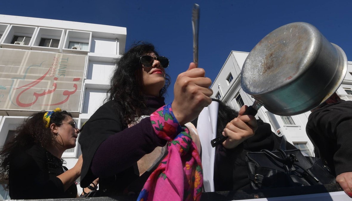 مئات المتظاهرين في تونس... "لتنظيفها من كل عنف ضد المرأة" (صور)