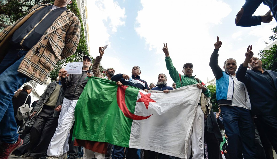 تظاهرة جديدة في الجزائر ضد الاقتراع الرئاسيّ: "لا انتخابات مع العصابات"