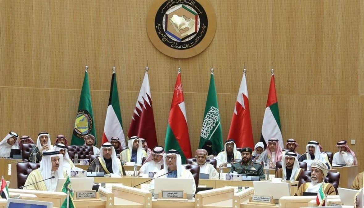 استقبال حار لوفد قطر في قمة الرياض الخليجية رغم تغيب أميرها