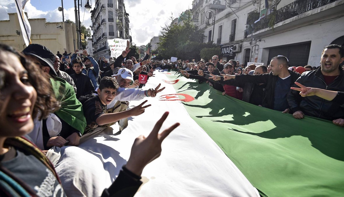 الحركة الاحتجاجية في الجزائر منذ شباط... استقالة بوتفليقة وتظاهرات