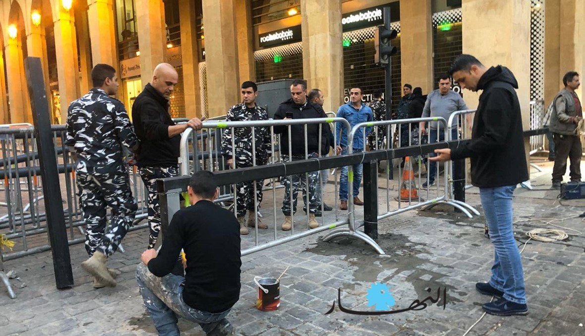 حاجز حديد عند مدخل مجلس النواب... وغضب (فيديو وصور)