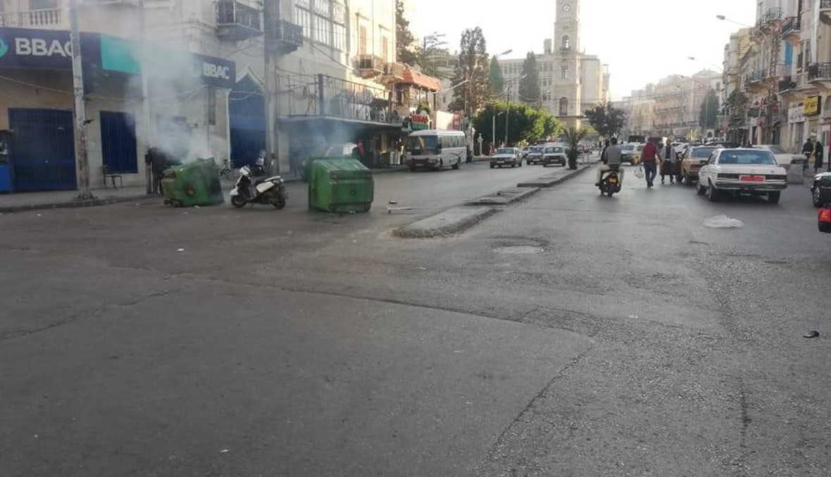 القاء قنابل صوتية في طرابلس ليلاً... قطع طرق واقفال مدارس (صور وفيديو)