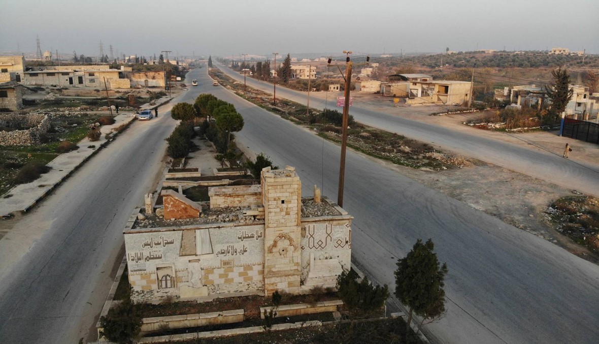 الجيش السوري يحاصر نقطة مراقبة تركية في جنوب شرق إدلب