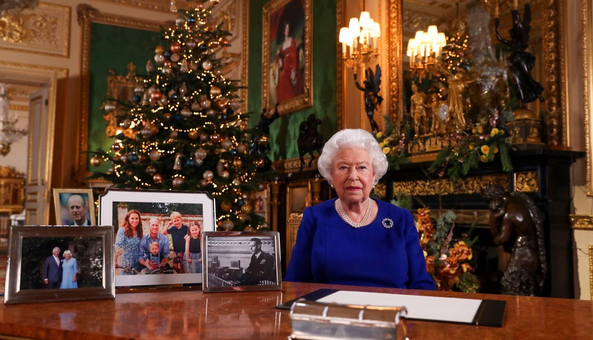 ملكة بريطانيا تعترف بأنّها شهدت سنة "مليئة بالعثرات": لتجاوُز الانقسام