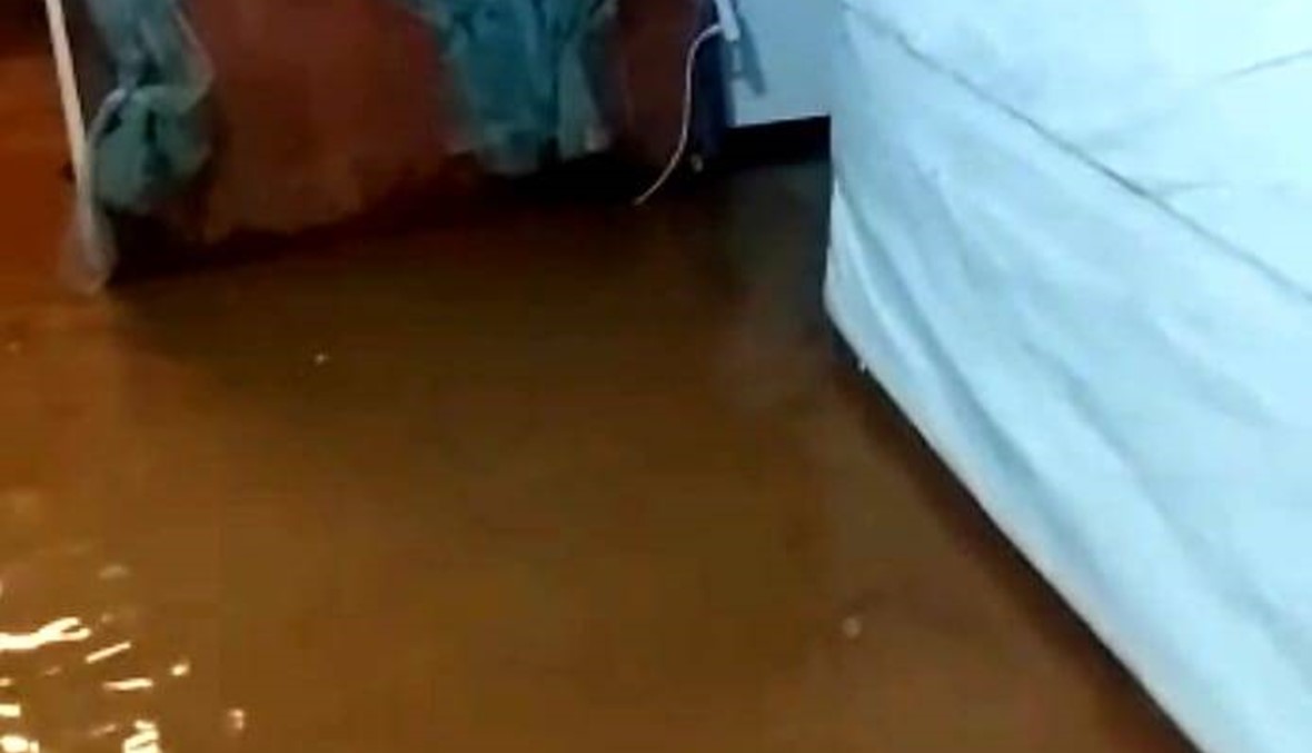 مياه الأمطار تغرق خيم اللاجئين في عكار