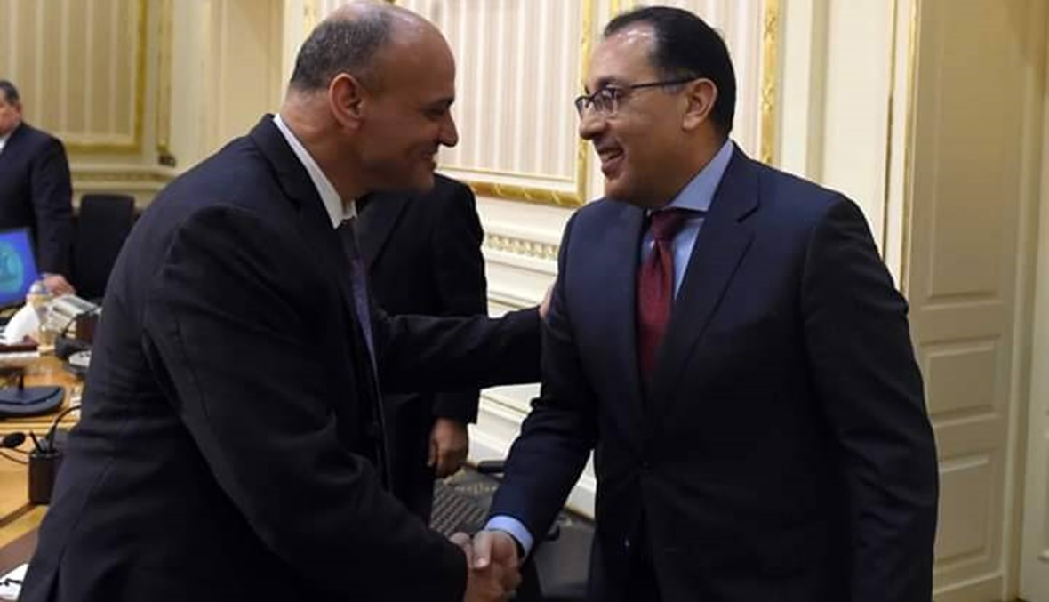 رئيس الوزراء المصري يبدأ سلسلة لقاءات مع الكتّاب والصحافيين: جهود لدفع دفّة العمل (صور)