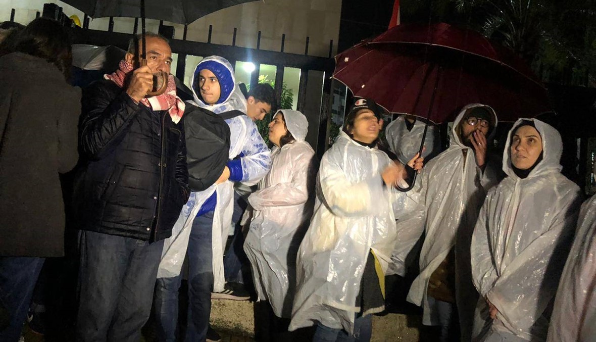 انتفاضة صيدا مستمرّة... تحت المطر