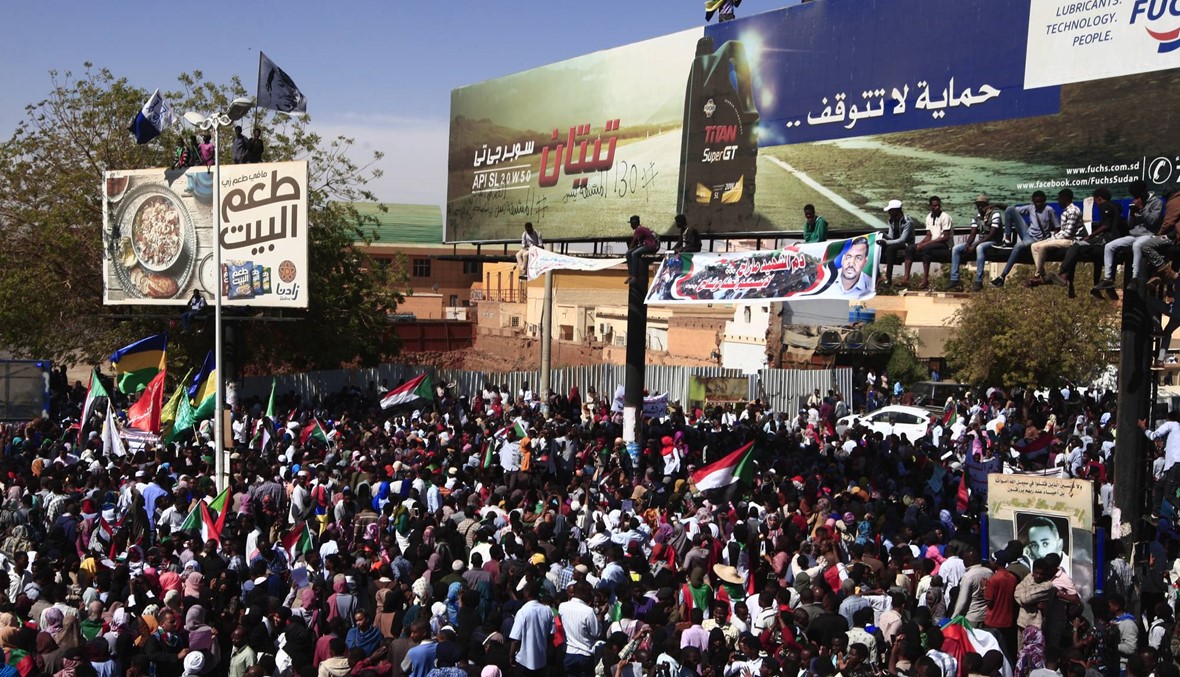 السودان: حكم بالإعدام على 27 عضواً في جهاز المخابرات في قضيّة قتل متظاهر