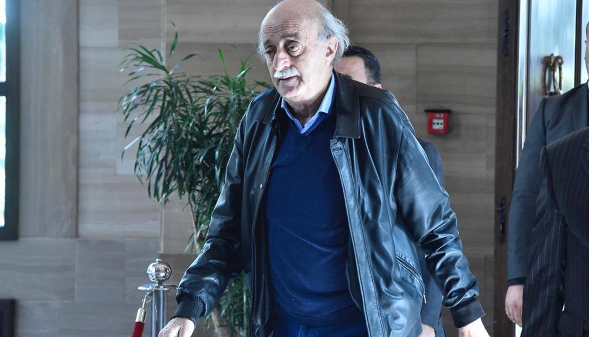 جنبلاط يحذر من "احتقار الدروز وحصرهم بموقع وزارة البيئة بأمر من صهر السلطان"