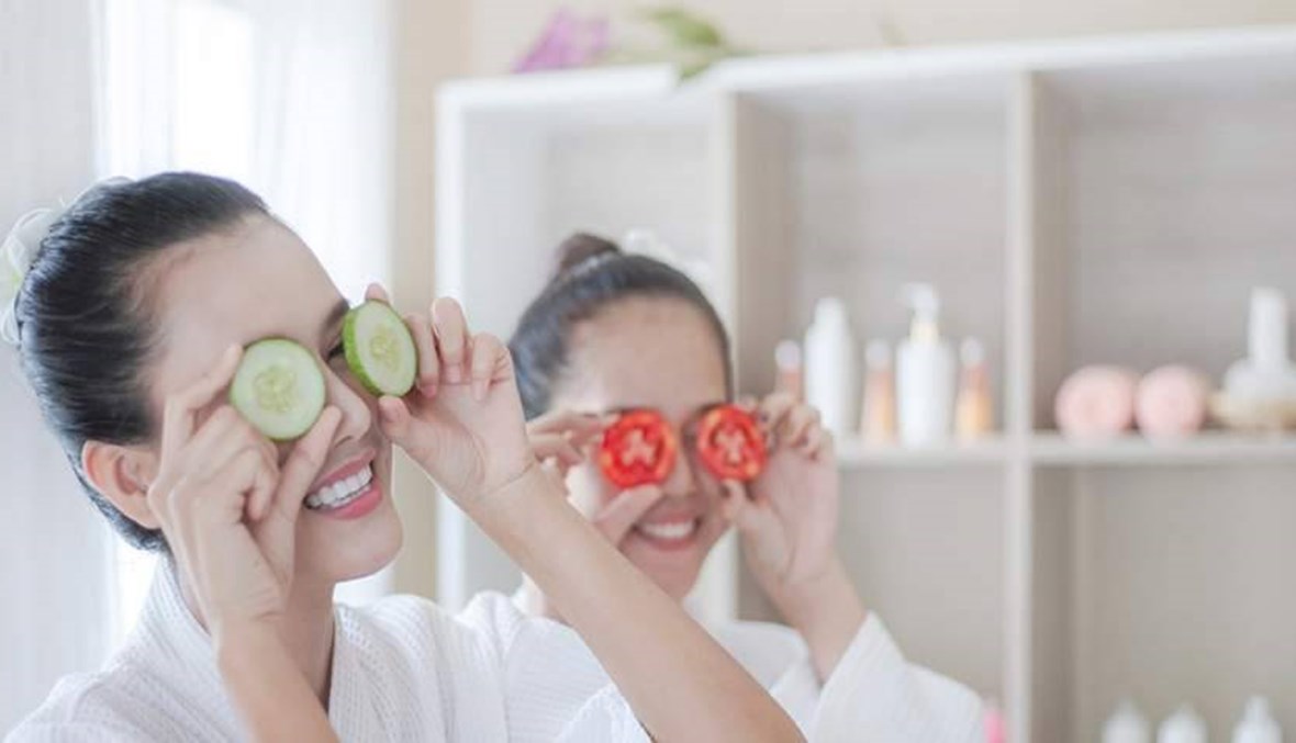 أطعمة تدمّر خلايا البشرة... احذروها!