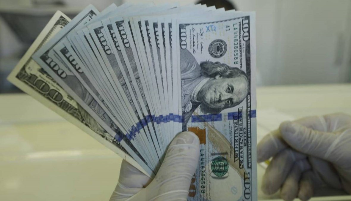 هذا سعر صرف الدولار لدى الصرّافين اليوم